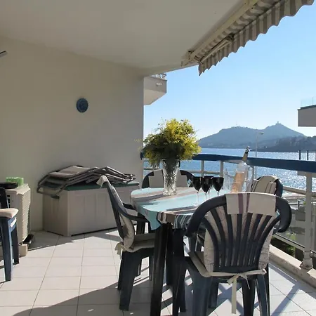 Tres Beau 2 Pieces Climatise Tout Equipe Avec Vue Mer Et Garage * Saint-Raphael (Var)