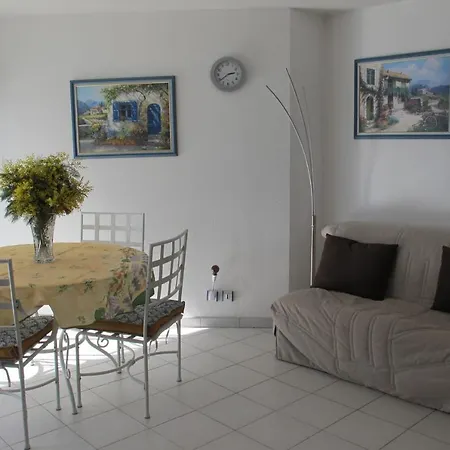 Apartment Tres Beau 2 Pieces Climatise Tout Equipe Avec Vue Mer Et Garage *