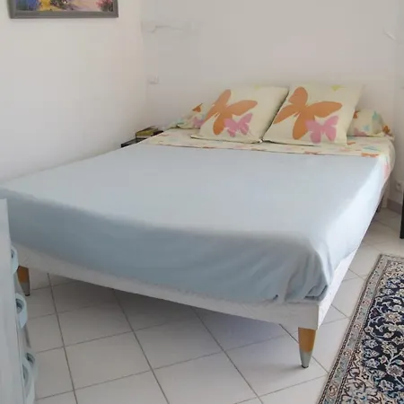 Tres Beau 2 Pieces Climatise Tout Equipe Avec Vue Mer Et Garage *